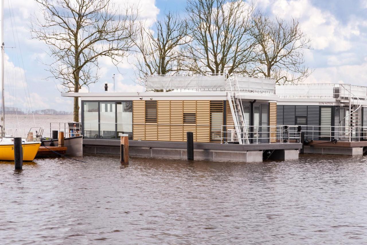 Welcome In - Houseboat 'Elysium' Met Eigen Aanlegsteiger Sneek - Offingawier Kültér fotó