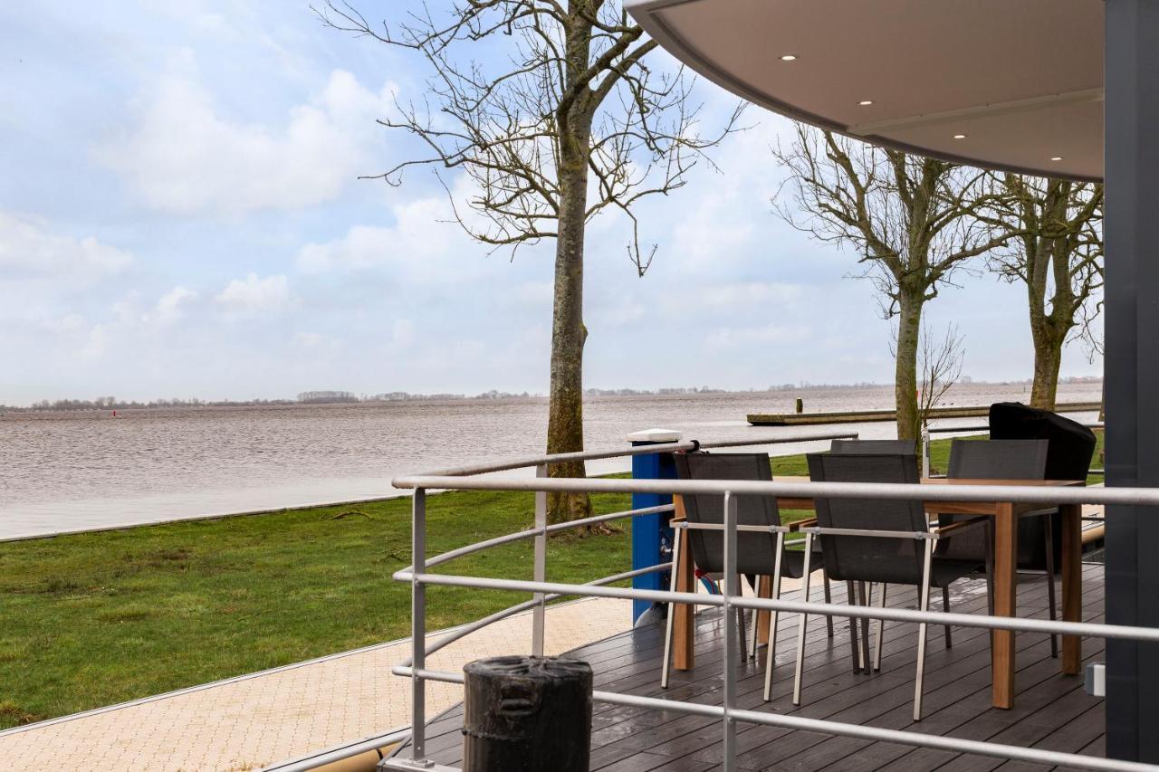 Welcome In - Houseboat 'Elysium' Met Eigen Aanlegsteiger Sneek - Offingawier Kültér fotó