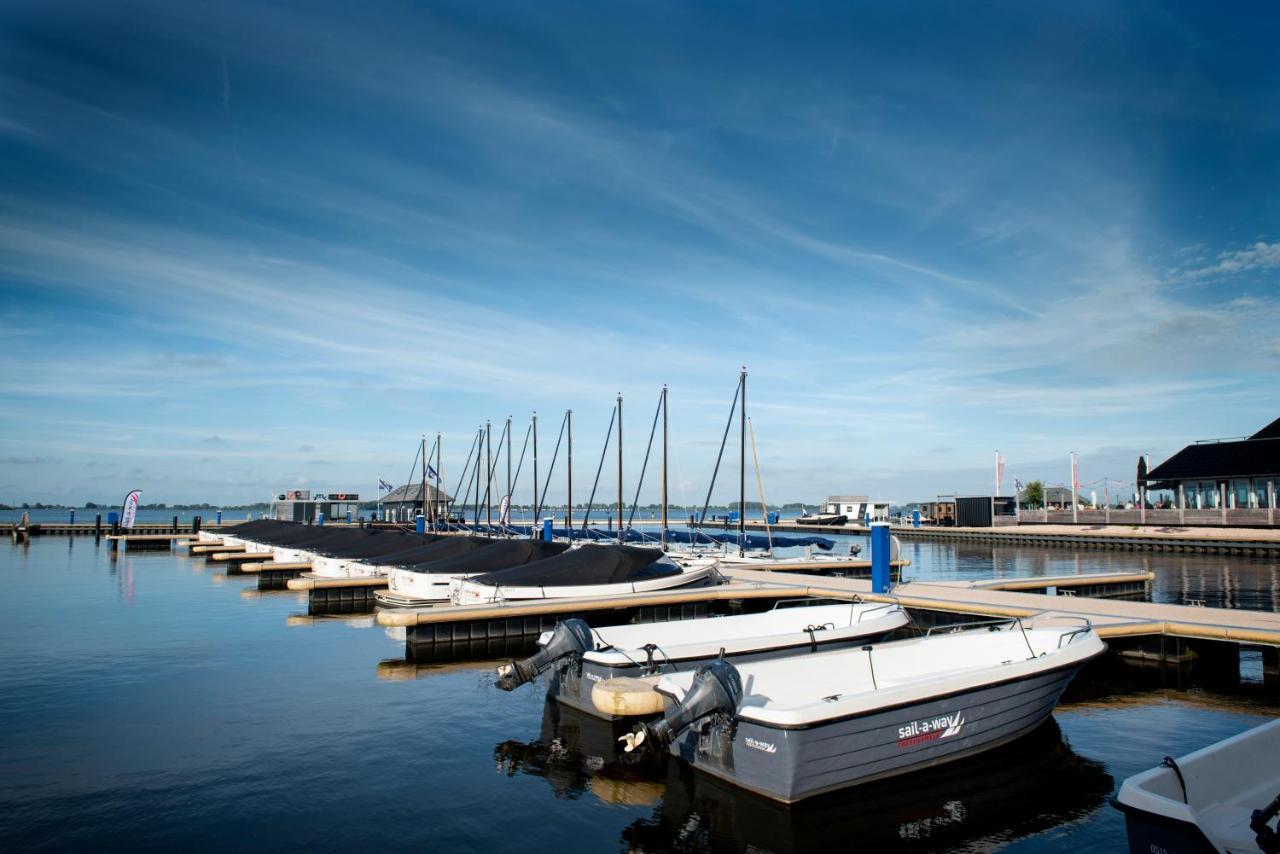 Welcome In - Houseboat 'Elysium' Met Eigen Aanlegsteiger Sneek - Offingawier Kültér fotó